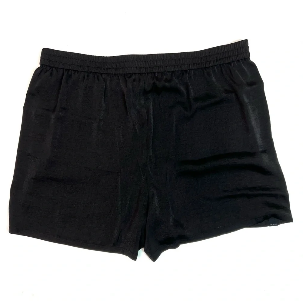 NWOT Barefoot Dreams Satin Pajama Shorts Black Size Large - Picture 6 of 11